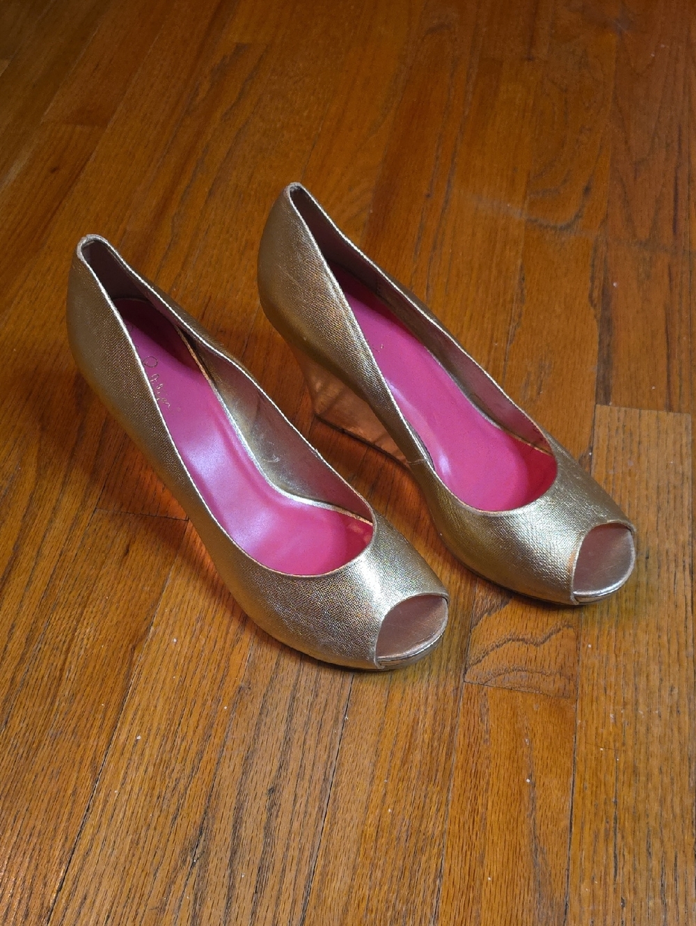 Lilly Pultizer Metallic Gold Wedges Size 9½M
